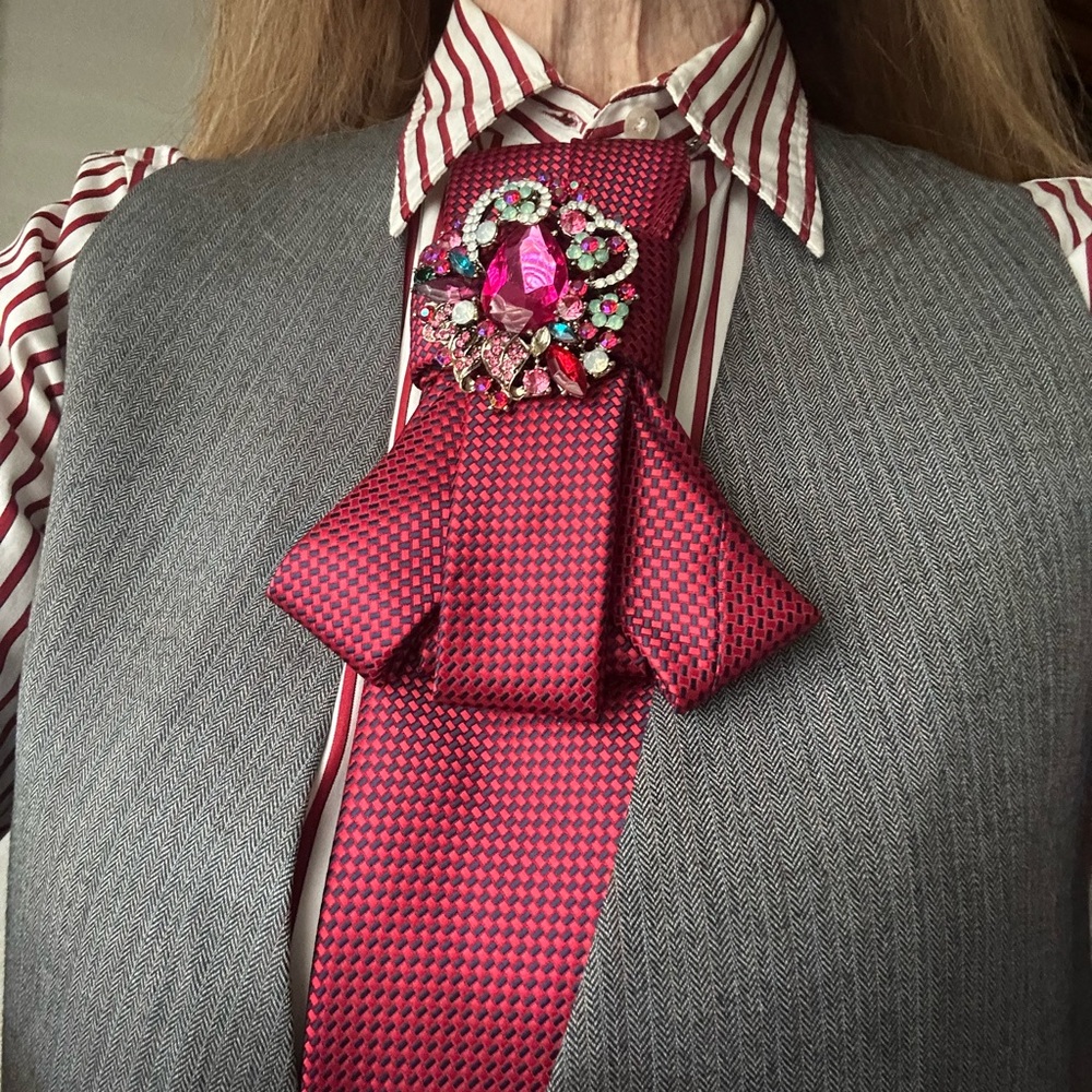 OOAK Neck Tie Necklace with Brilliant Color Stones Brooch - Picture 7 of 14